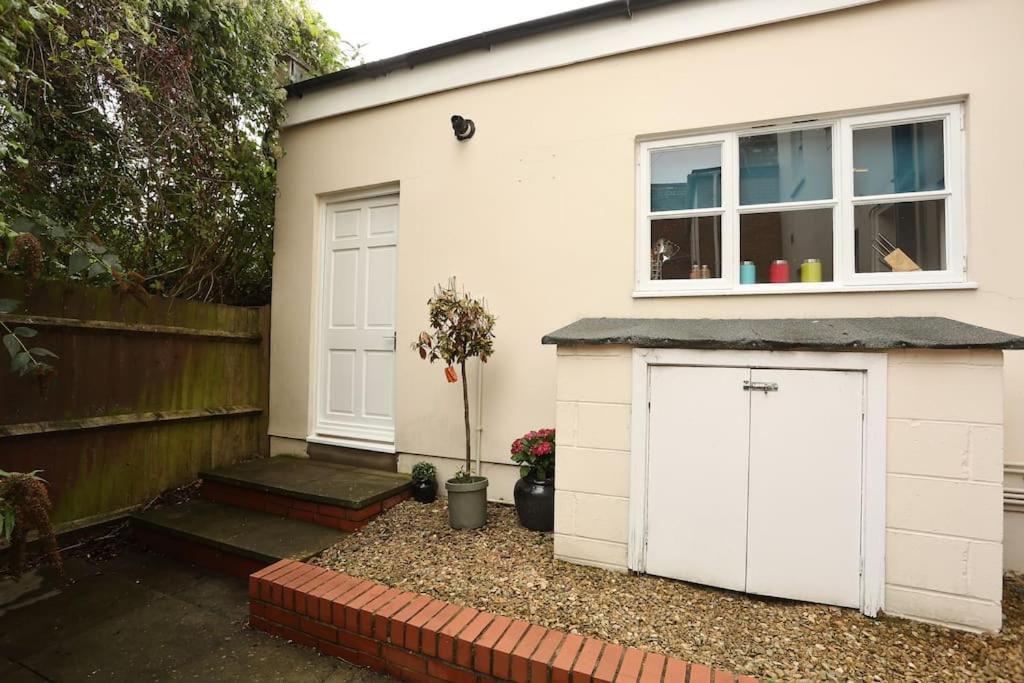 In The Heart Of Cheltenham/ Parking Appartement *