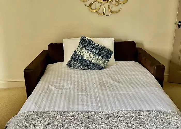 Apartment In The Heart Of Cheltenham/ Parking