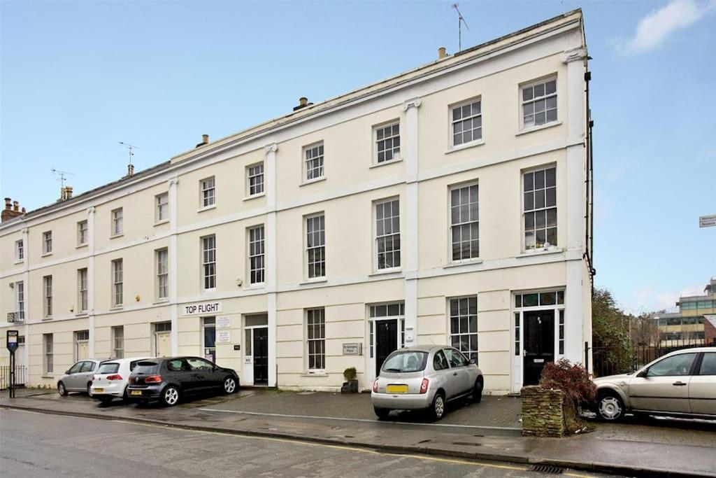 In The Heart Of Cheltenham/ Parking Apartment *